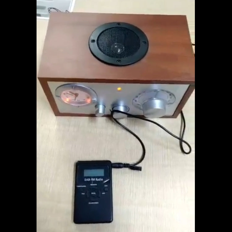 HRD-101 Mini radio digital portátil DAB+FM con cordón y auriculares