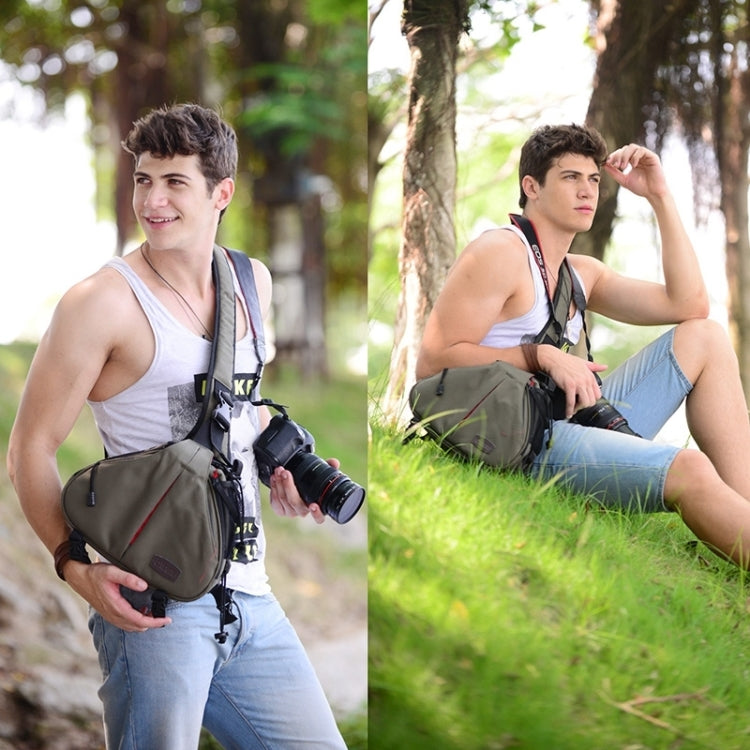 CADEN Forma de triángulo Tscope Sling Hombro Cruz Bolsas para cámaras digitales Estuche Bolsa suave con cubierta para lluvia para Canon Nikon Sony K1, Tamaño: 36 * 31 * 15 cm