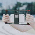 YELANGU PC05 YLG0909B Vlogging Transmisión en vivo Smartphone Jaula metálica Video Rig Filmación Grabación Mango Estabilizador Soporte para iPhone, Galaxy, Huawei, Xiaomi, HTC, LG, Google y otros teléfonos inteligentes, YLG0909B
