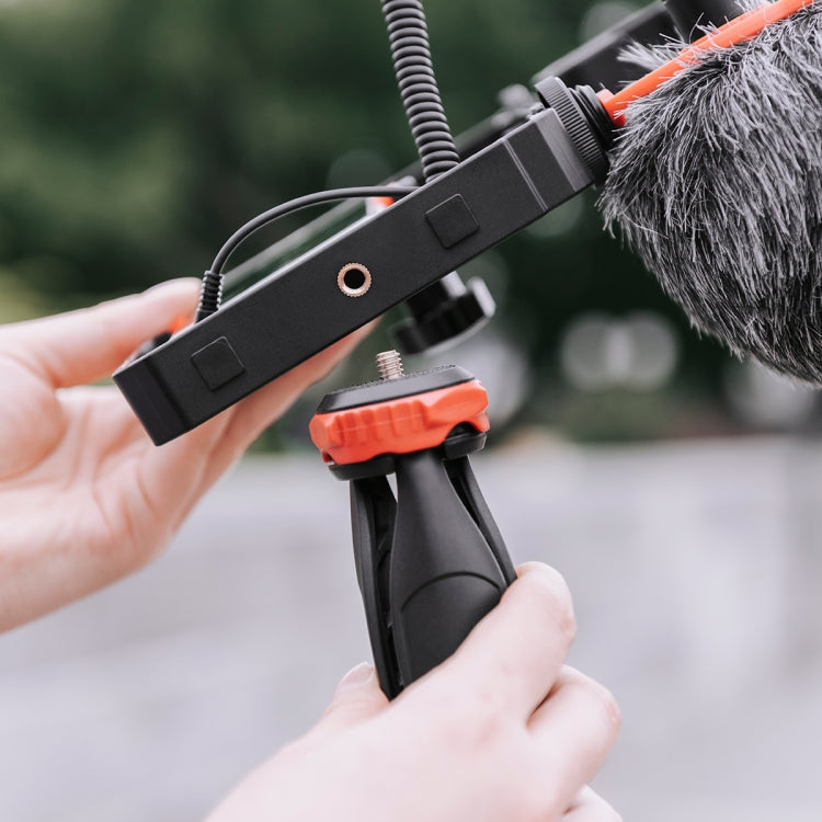 YELANGU PC204 YLG1801D Vlogging Transmisión en vivo LED Selfie Light Smartphone Video Rig Mango Estabilizador Kits de soporte con micrófono y trípode, PC204