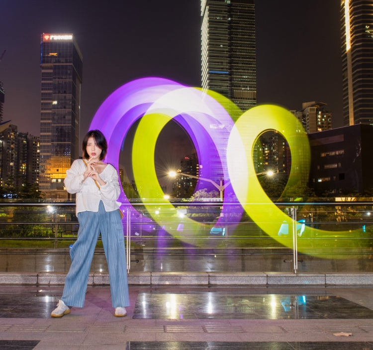 LUXCeO P7RGB Pro Foto Colorida LED Stick Luz de Video Control de Aplicación Temperatura de Color Ajustable Luz de Relleno LED de Mano Impermeable con Control Remoto, P7RGB Pro