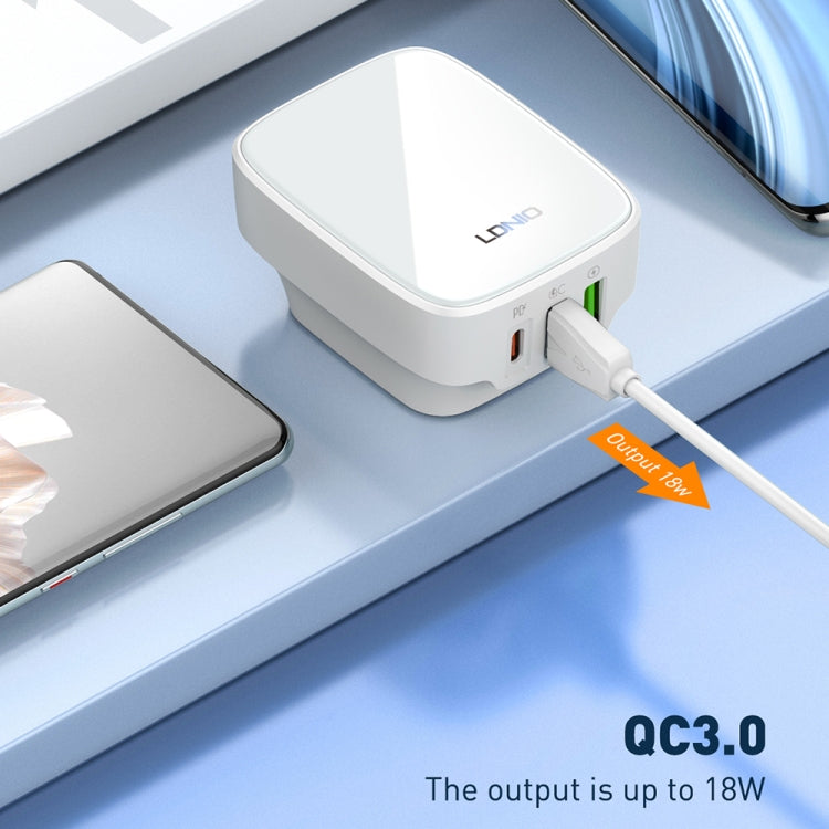 Cargador LDNIO Q334 de 32 W tipo C + puerto USB doble con cable de datos USB-C/Tipo C a USB-C/Tipo C, EU Plug, UK Plug, US Plug