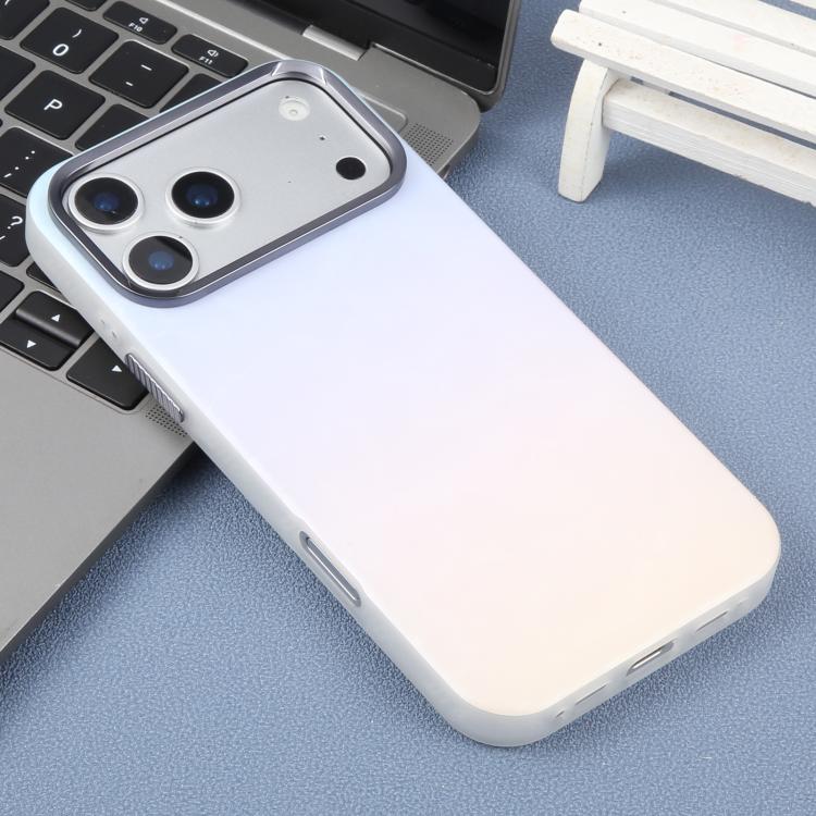 Funda para teléfono DFANS DESIGN Cloud Series con textura de pluma y resistente a los golpes, For iPhone 17 Pro Max