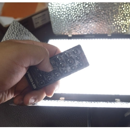 YONGNUO YN600L 600 LED 5500K Temperatura de color Luz de vídeo LED ajustable para videocámara DSLR Canon / Nikon / Sony, YN600L
