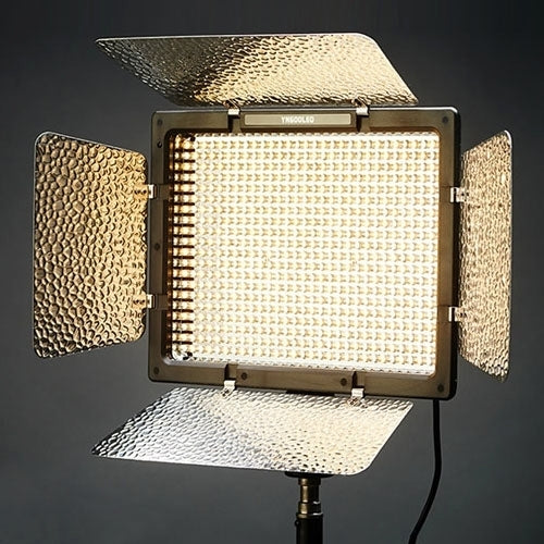 YONGNUO YN600L 600 LED 5500K Temperatura de color Luz de vídeo LED ajustable para videocámara DSLR Canon / Nikon / Sony, YN600L