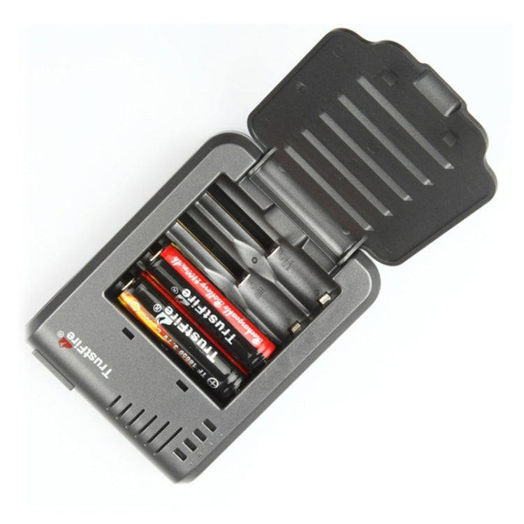 TR-003P4 TrustFire 1x4 Cargador de batería cilíndrico universal de iones de litio para 10430/ 10440/ 14500/ 16340/ 17670/ 18500