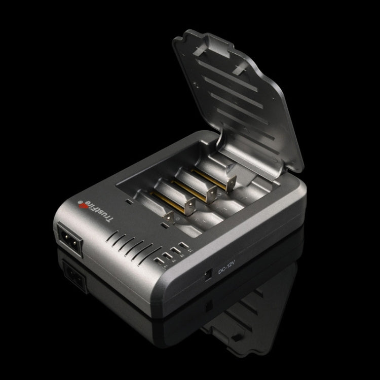 TR-003P4 TrustFire 1x4 Cargador de batería cilíndrico universal de iones de litio para 10430/ 10440/ 14500/ 16340/ 17670/ 18500