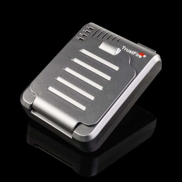 TR-003P4 TrustFire 1x4 Cargador de batería cilíndrico universal de iones de litio para 10430/ 10440/ 14500/ 16340/ 17670/ 18500
