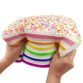 Jumbo Rainbow Triangle Cake Squeeze Toy Juguetes para aliviar el estrés de crecimiento lento para niños, Jumbo Rainbow