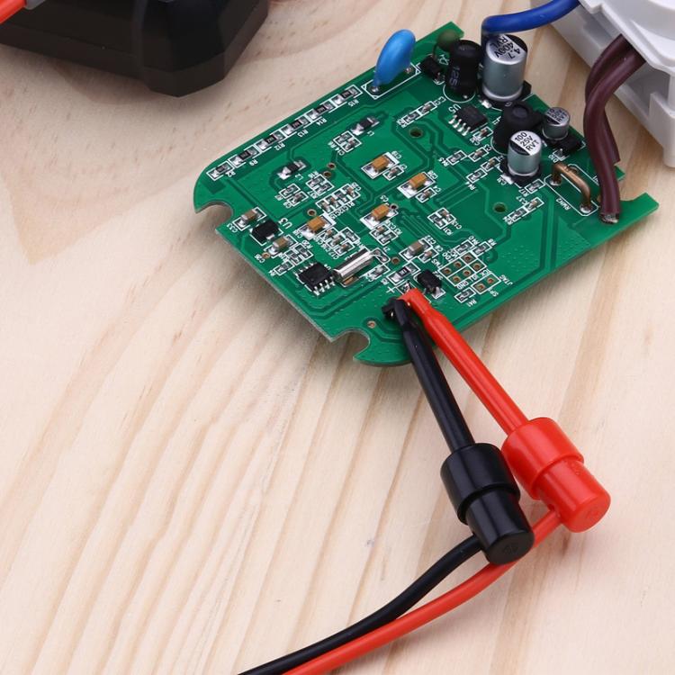 Juego de sondas universales con pinzas de cocodrilo y conector banana de 4 mm para multímetro.