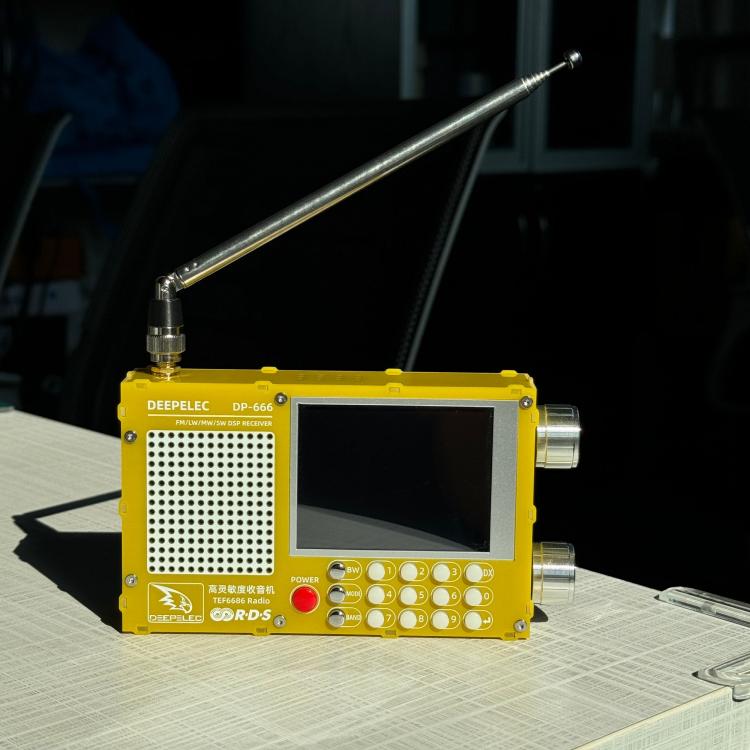 Radio DEEPELEC DP-666 con pantalla táctil, modelo TEF6686, FM de banda completa y alta sensibilidad.